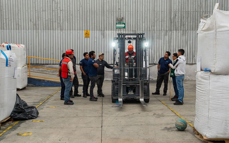 Importancia del curso para operador de montacargas y requisitos para obtener la licencia en Estados Unidos
